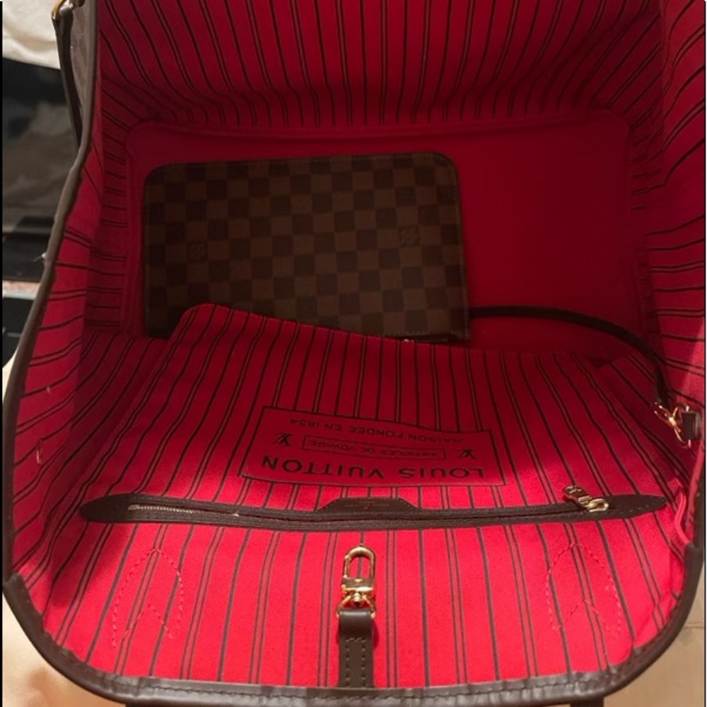 LV purse with wallet